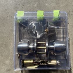 Door Knobs and Deadbolts Combo Pack