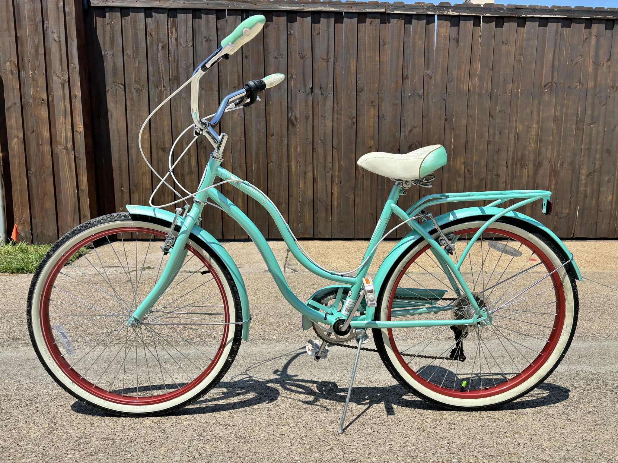 Schwinn Perla Women's Cruiser Bicycle
