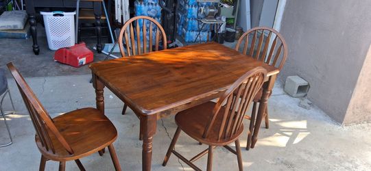 Dinning table 4 chairs