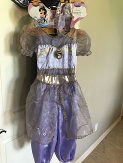 Costumes size 4