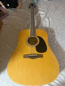 Beginner, friendly acoustic guitar