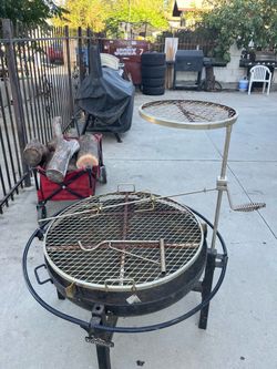 Bbq pit. Asador tipo fogata para usarse con carbón o leña