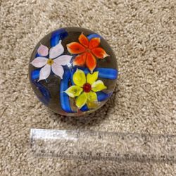Flower paperweight 
