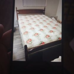 Queen Bed With Serta Mattress And Box Spring