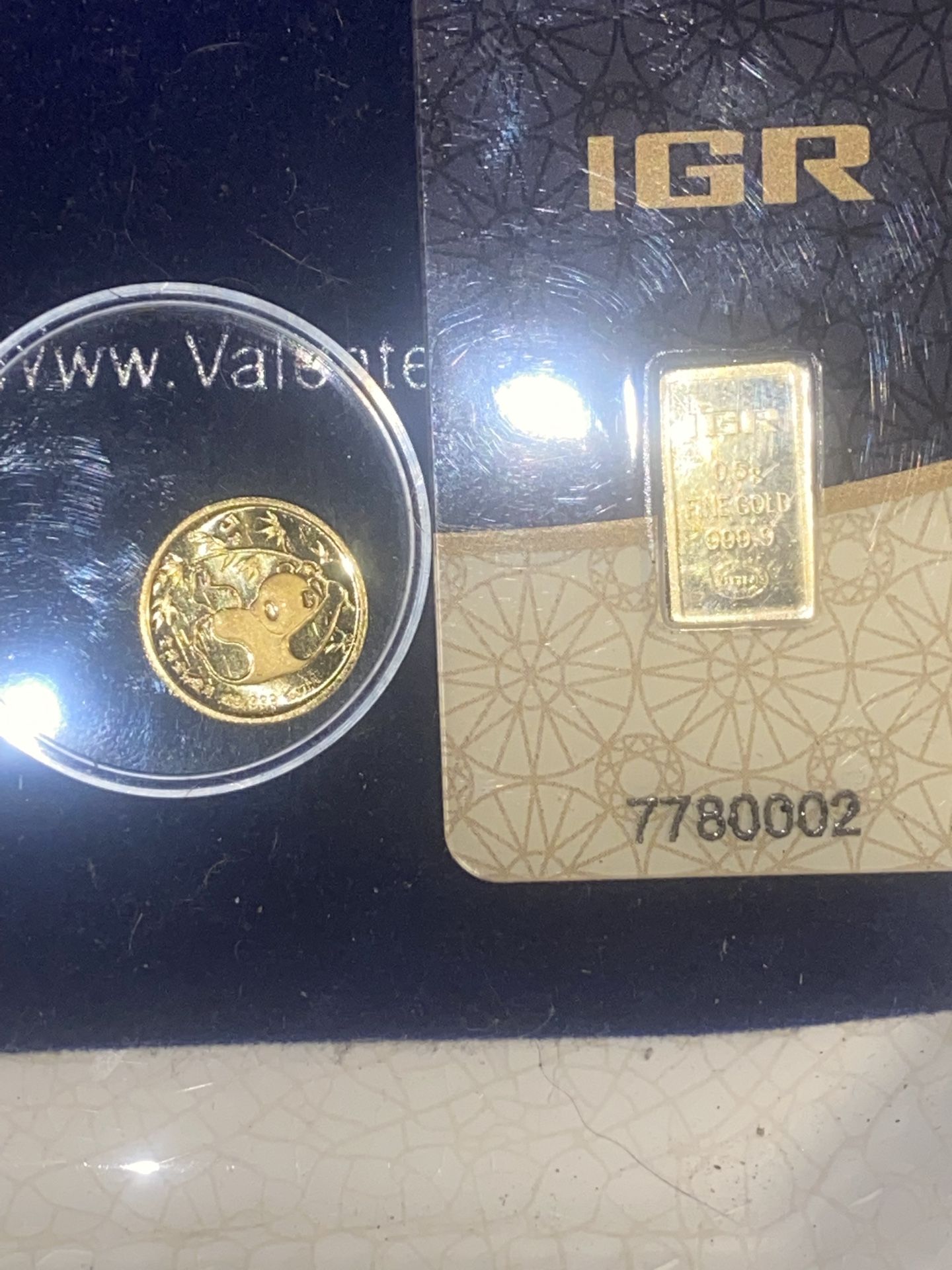 1/20 1985 Gold Panda Coin And A 0.5 G Gold Bar