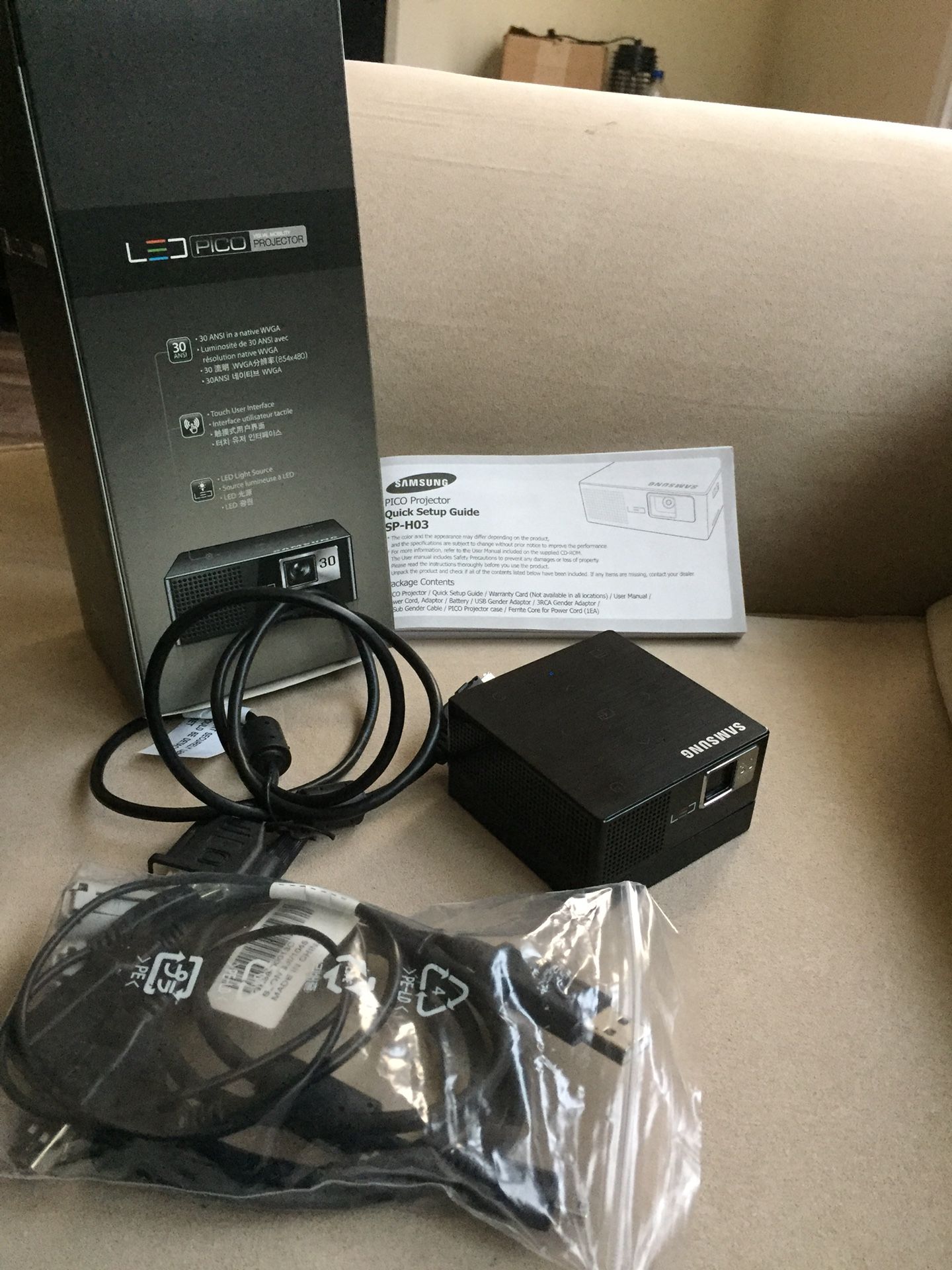 Sumsung small Projector