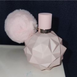 Ariana Grande Blush Pink Geometric Perfume.