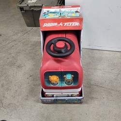 Radio Flyer Ride And Play Camper