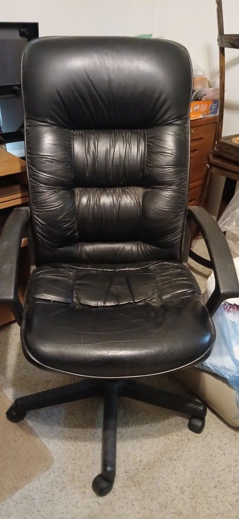Black Leather Executive Office Chair