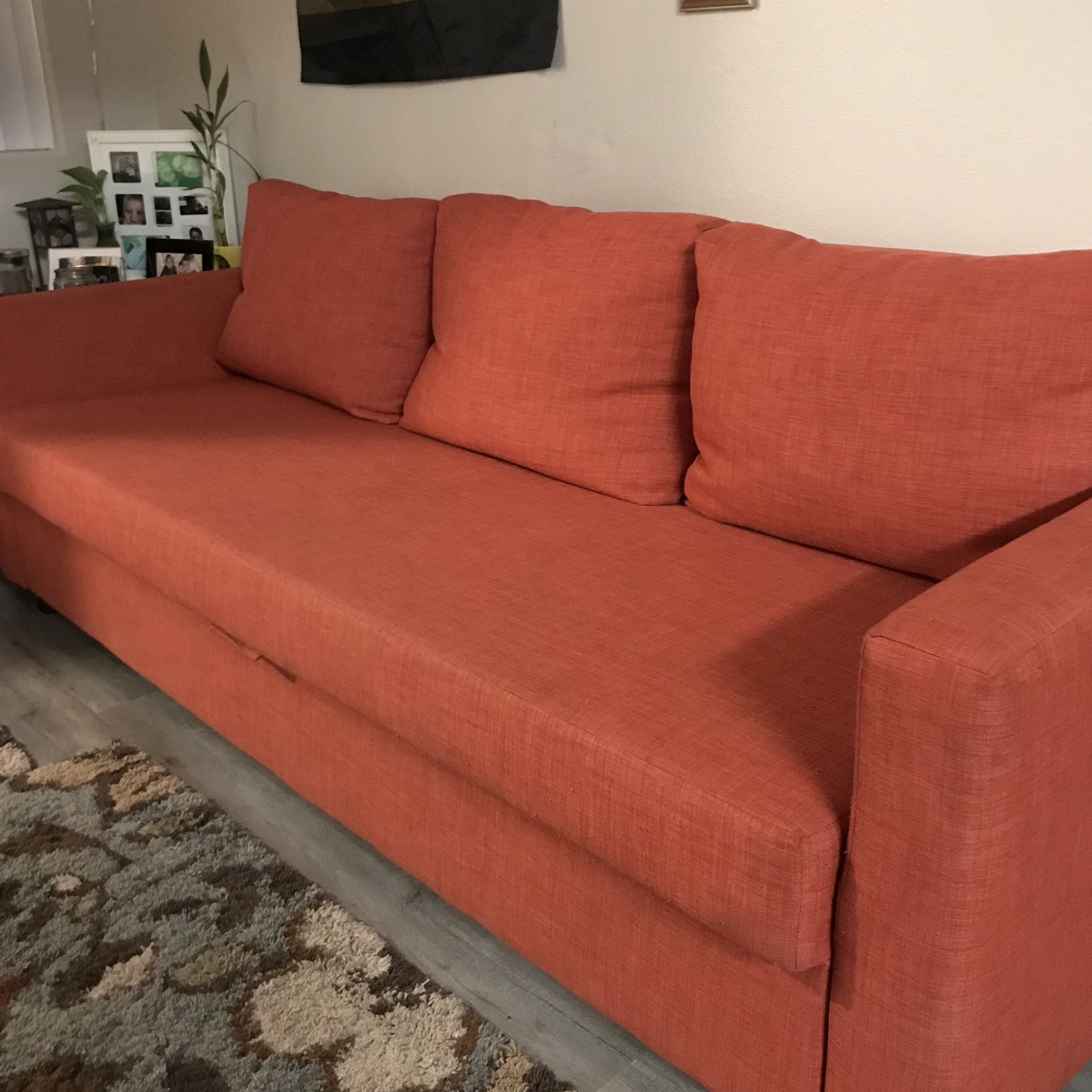 IKEA SOFA/QUEEN SIZE SLEEPER ORANGE Nice Couch!