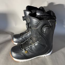 Sz 9 Women’s DC Snowboard Boots