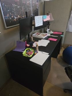 Black desk in good condition