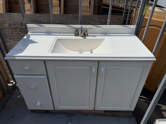 7 Piece Bath/Laundry Cabinet Set