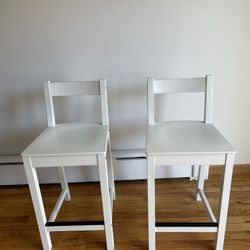 2 WHITE COUNTER/BAR STOOL CHAIRS WITH BACK