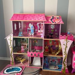 Doll House 