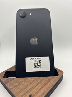 Apple iPhone 16e - 128 GB - Unlocked - 100%+ Battery Excellent Condition