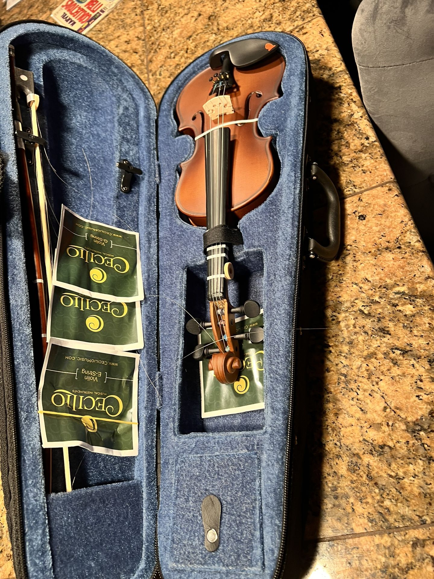 Mendini by Cecilio mini violin