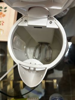 2 electric kettles