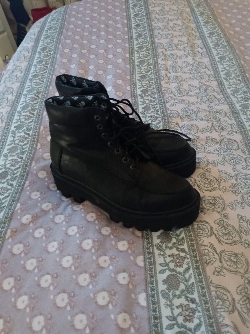 Cute Women's Black Combat Boots Size 7