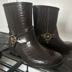 MK brown ankle boots size 7