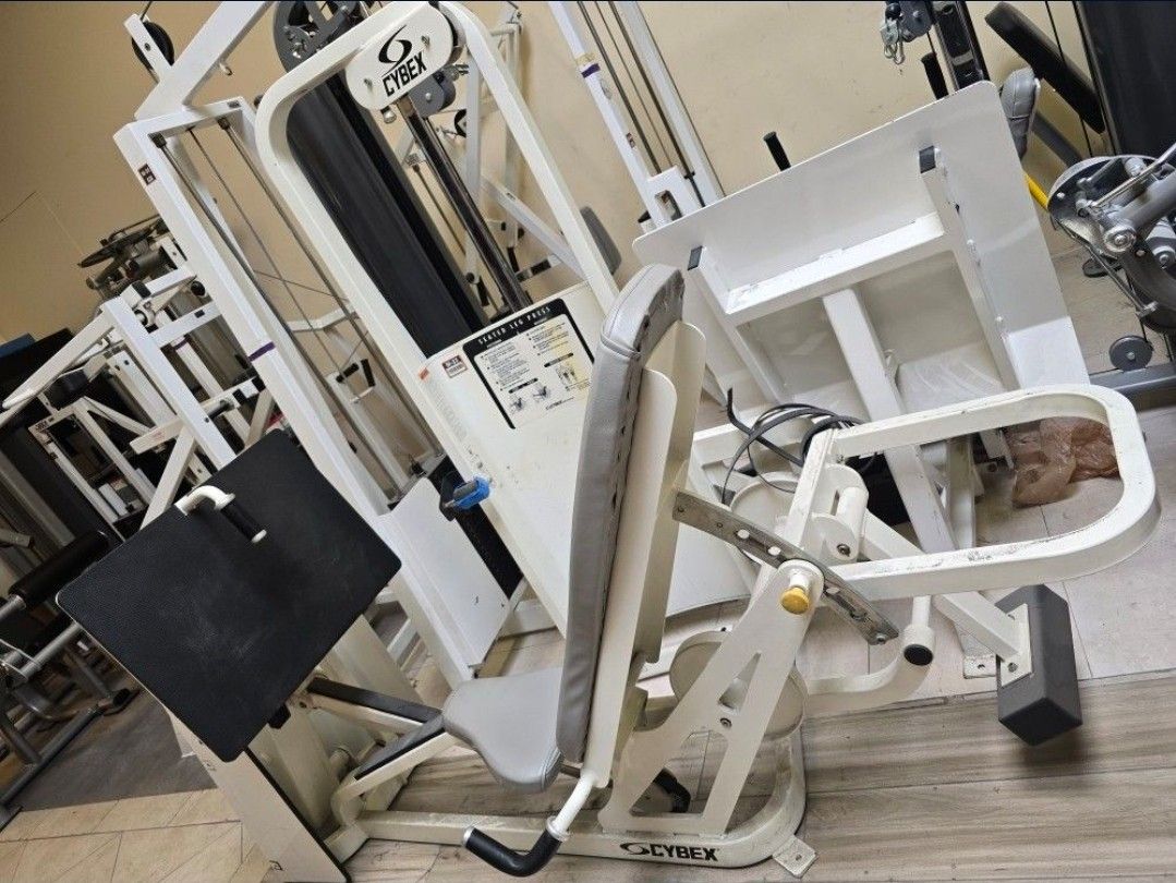 Cybex Seated Leg Press Gym Equipment Exercise Fitness Weight Machine