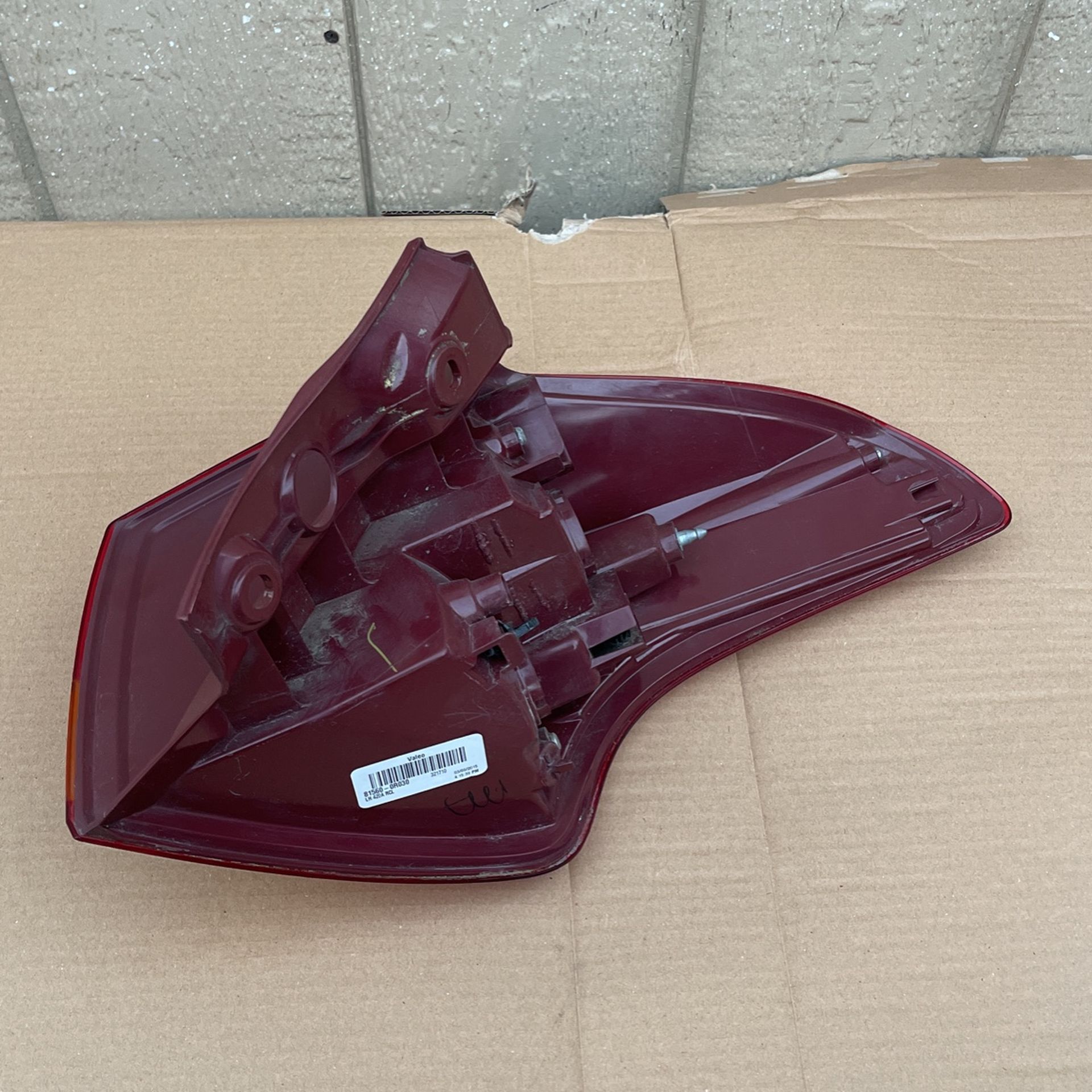 2013-2015 TOYOTA RAV 4 RAV-4 LH DRIVER SIDE HALOGEN TAIL LIGHT OEM