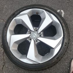 Honda Accord Touring Rim And Tire (Only One) Size 235/40 R19