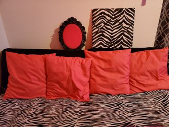 Bundle pillows and Decor