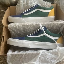 Yacht Club Vans