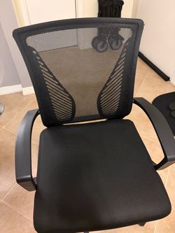 Black mesh office chair