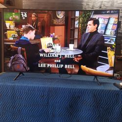 65 inch curved tv samsung 4k smart really nice curved tv comes with remote control shows great quality clear picture works perfect guaranteed
