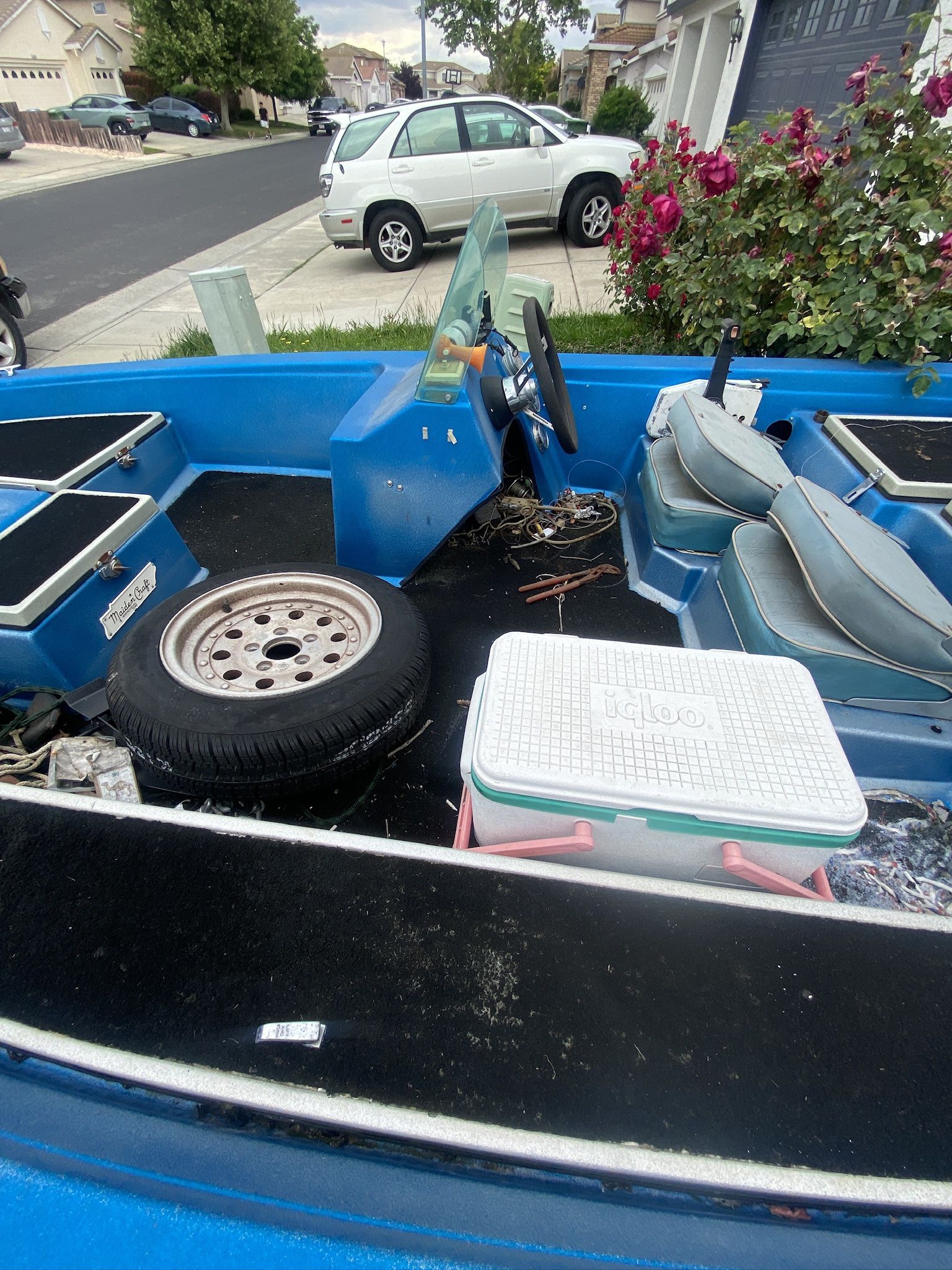 BASS BOAT(RUNS!!!!!!)