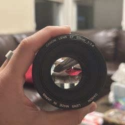 Canon EF 50mm lens F/1.4