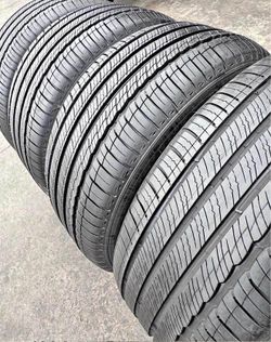 275/50/20Michelin vendo un set de llantas usadas excelente condiciones de vida las 4 ✅🤩I am selling a set of used tires, all 4 in excellent living co