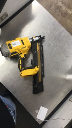 Battery Powered DeWalt Nailer 