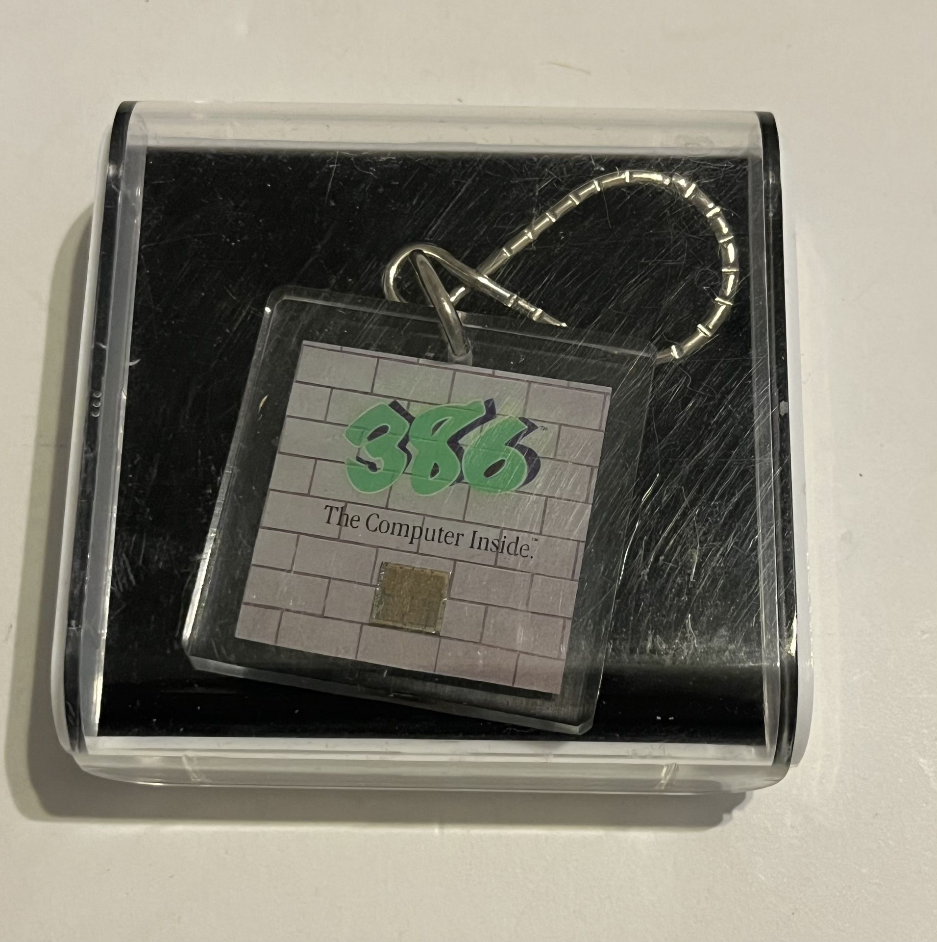 Brand new vintage the key chain of intel 80386/80387 memorabilia with case