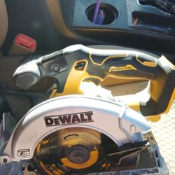 DeWalt Saw And Battery 