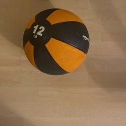 Medicine ball 12lbs