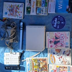 Nintendo Wii console With Games