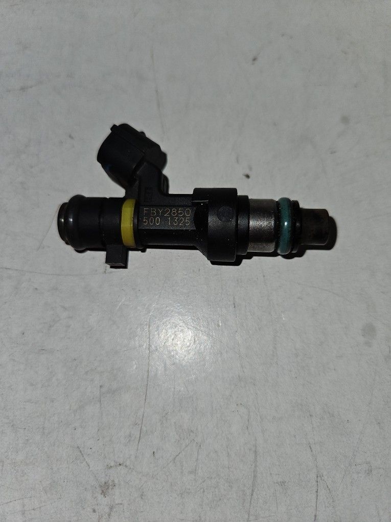 Set 4 Fuel Injectors FBY2850 Replacement For Nissan Cube, Sentra, Versa 1.8