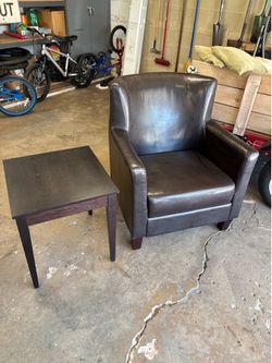 Faux Leather Chair w/Pillows and Matching Side Table