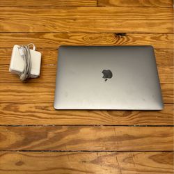 NEEDS NEW BATTERY! Apple Mid 2019 MacBook Pro with 2.4 GHz Intel Core i5, 13.3-inch, 8GB RAM, 256GB SSD - Space Gray