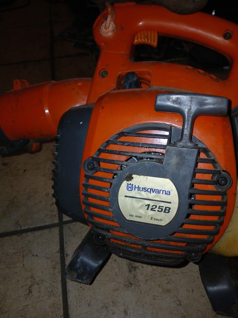Husqvarna Handheld Leaf Blower