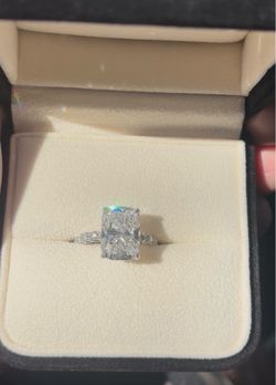 6 karat diamond ring