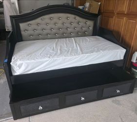 Double Twin bed (Sofia Vergara line)
