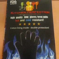 Kitchen Perfection Hot & Cold Resistant Silicone BBQ Gloves/ Oven Mitts Black