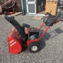 $330 OBO Troy Bilt Storm 2620 Snowblower 