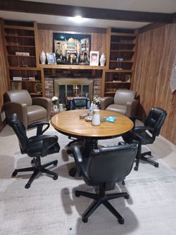 Wooden Round Table w 4 Leather Chairs
