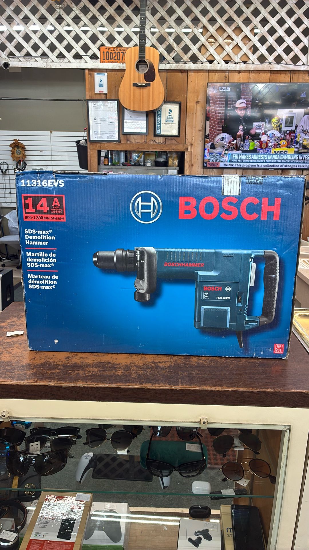 Bosch SDS-max Demolition Hammer