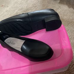 Women’s Clark Shoes Size 5-1/2